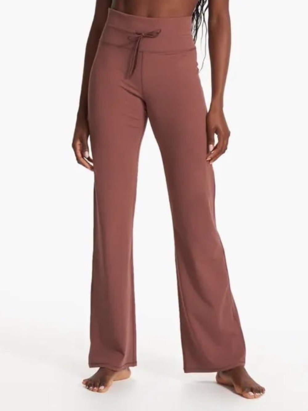 VUORI Daily Wide Leg Pant Size Medium in Hazelnut
